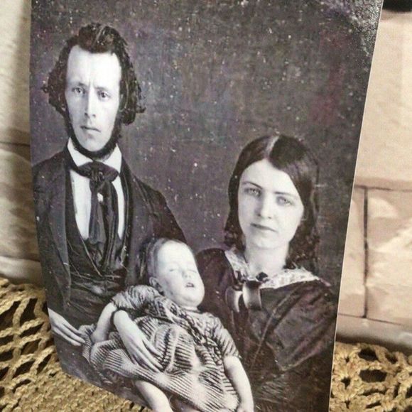 Post Mortem Reprint Photo Young Couple & Infant Daughter 1800’s Past Odd Bizarre - Picture 3 of 8